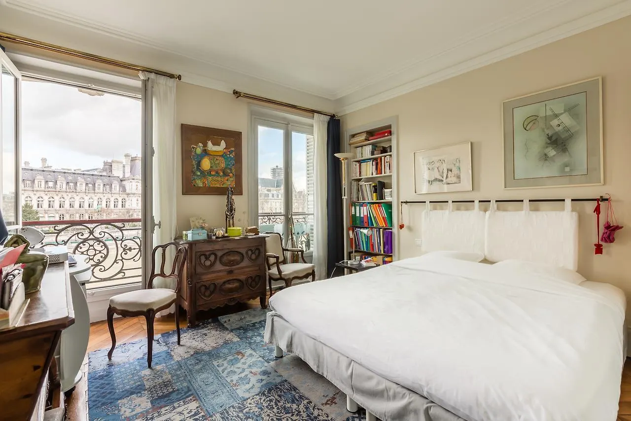 Veeve - Overlooking The Seine On Ile De La Cite * Paris